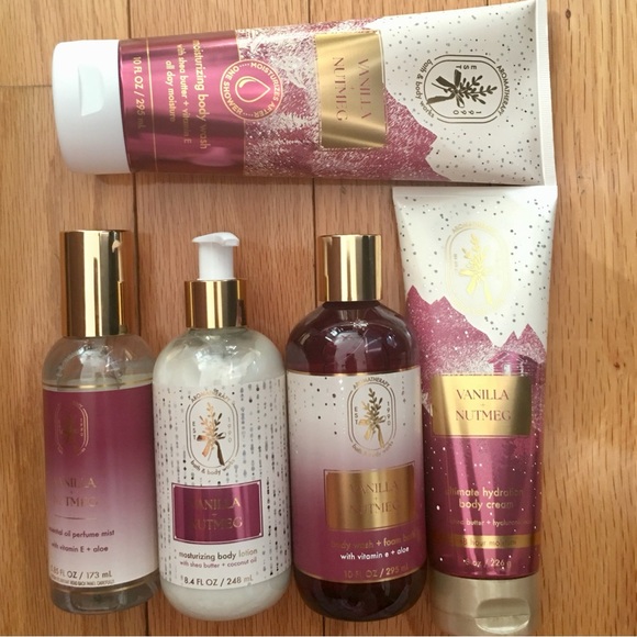Bath & Body Works Other - Bath & Body Works Vanilla Nutmeg 5PC Curated Set - Pink and White